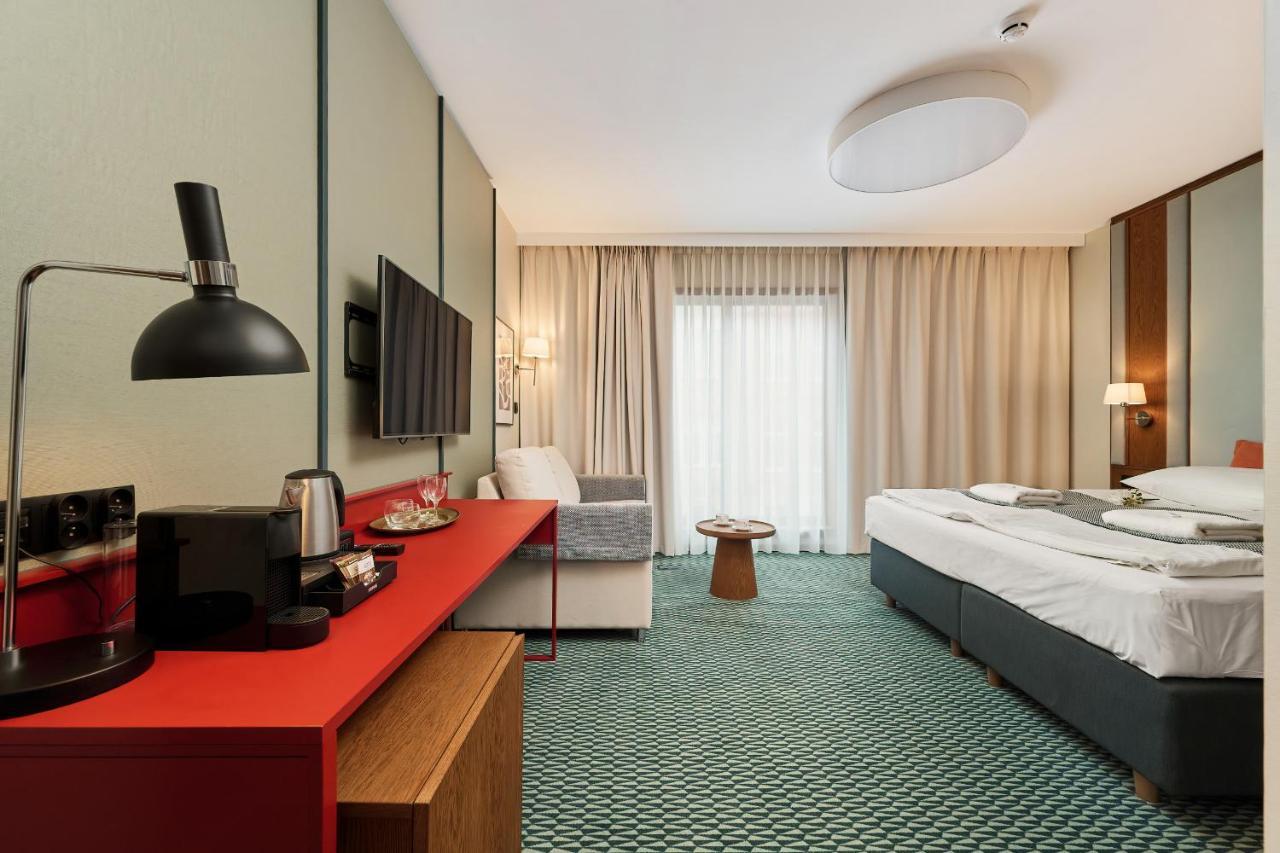 Gwarna Aparthotel City Center Wroclaw By Noclegi Renters Buitenkant foto