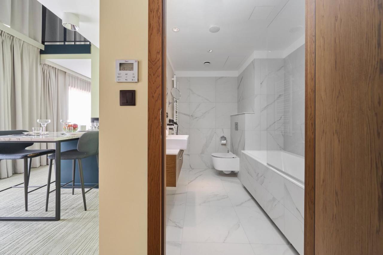 Gwarna Aparthotel City Center Wroclaw By Noclegi Renters Buitenkant foto